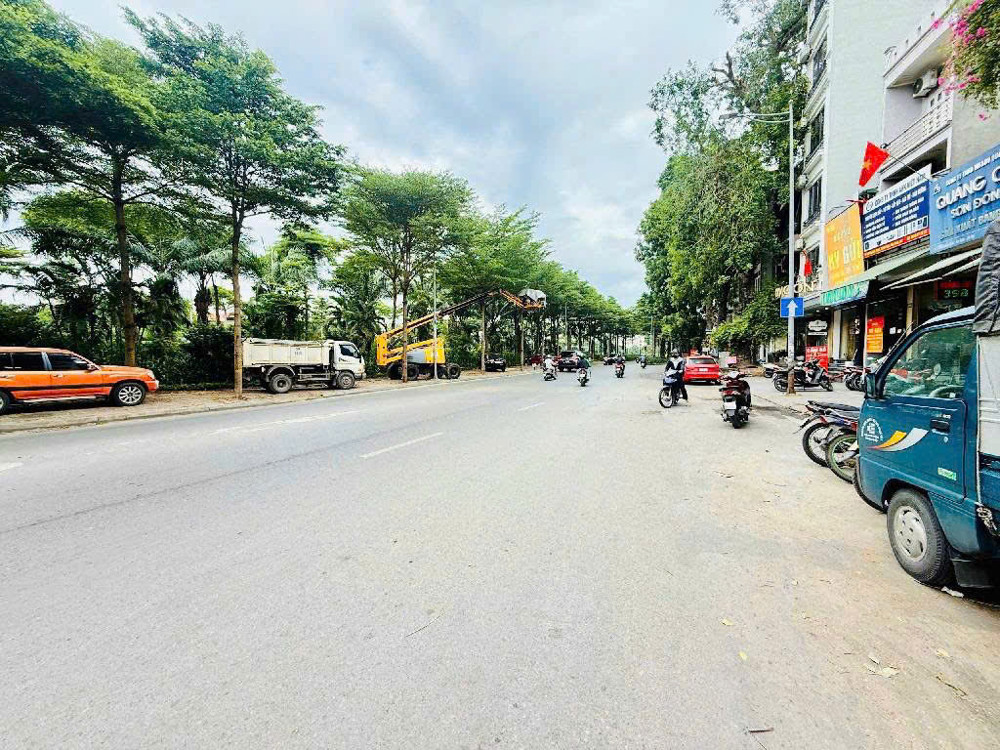 Bán Nhà đường Bưởi, 43m, đường    Trước nhà 30m kinh doanh tốt, vị trí đẹp!