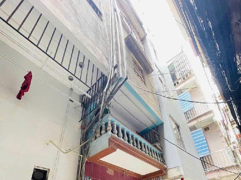Bán Nhà đường Bưởi, 43m, đường    Trước nhà 30m kinh doanh tốt, vị trí đẹp!