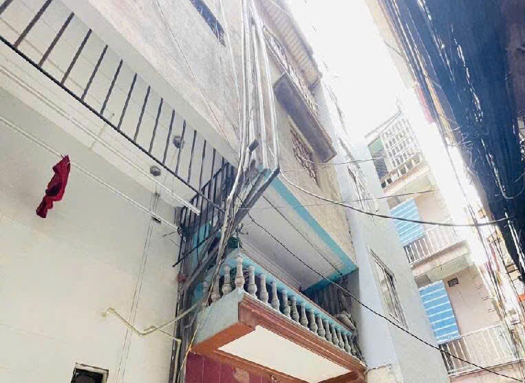 Bán Nhà đường Bưởi, 43m, đường    Trước nhà 30m kinh doanh tốt, vị trí đẹp!