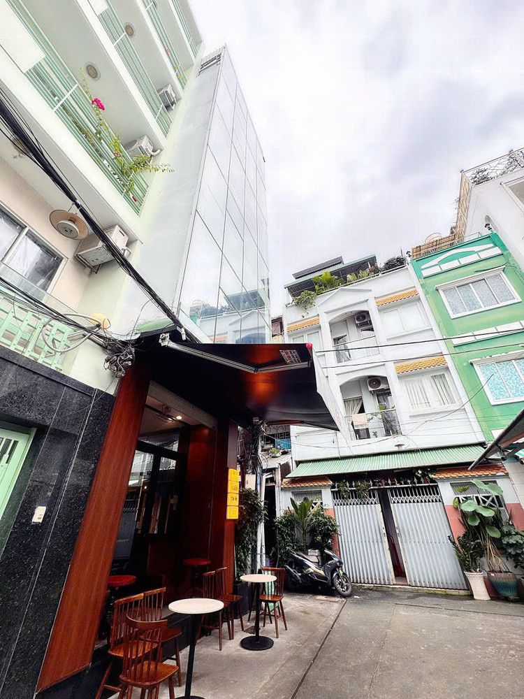 BÁN NHÀ MẶT TIỀN HẺM XE HƠI NGỦ TRONG NHÀ Đ.ĐINH CÔNG TRÁNG, QUẬN 1 - NGANG ĐẸP 4M*19M - GIANG