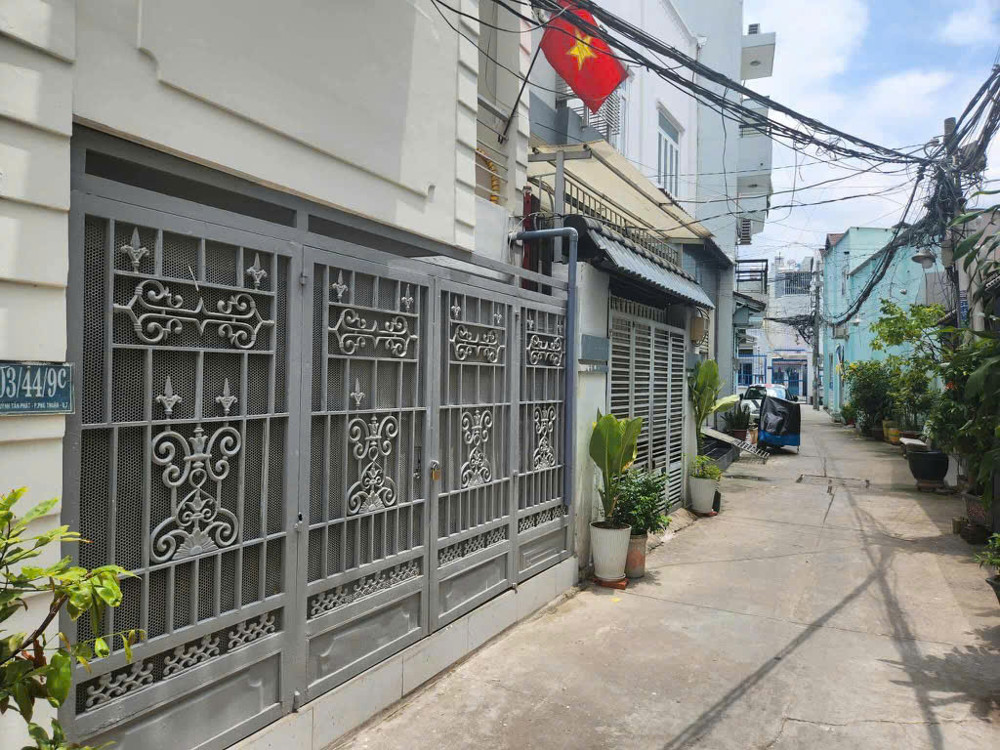 Bán nhà Quận 7 – 4x16m, 2 tầng, 3PN, hẻm xe tải đậu cửa, giáp Phú Mỹ Hưng – giá 6.8 tỷ