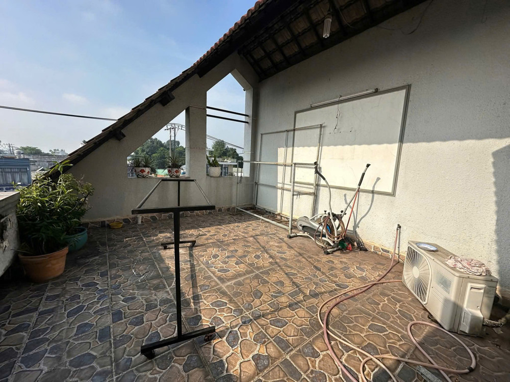 Bán nhà mặt tiền Dương Công Khi, Hóc Môn. DT 200m2, 3 tầng, 6PN. Sổ hồng, giá 15 tỷ