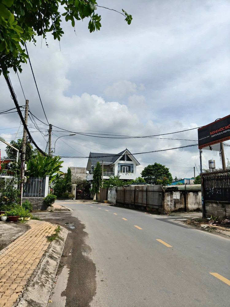 QUÁ RẺ – BIỆT THỰ (10x37) MẶT TIỀN ẤP ĐÌNH, TÂN XUÂN, HÓC MÔN