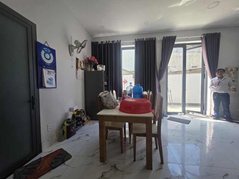 Bán nhà Phường Tam Phú, Thủ Đức, TP HCM. DT 130m2, 3 tầng, 4PN, SH, giá 7.8 tỷ. LH: 0933125879