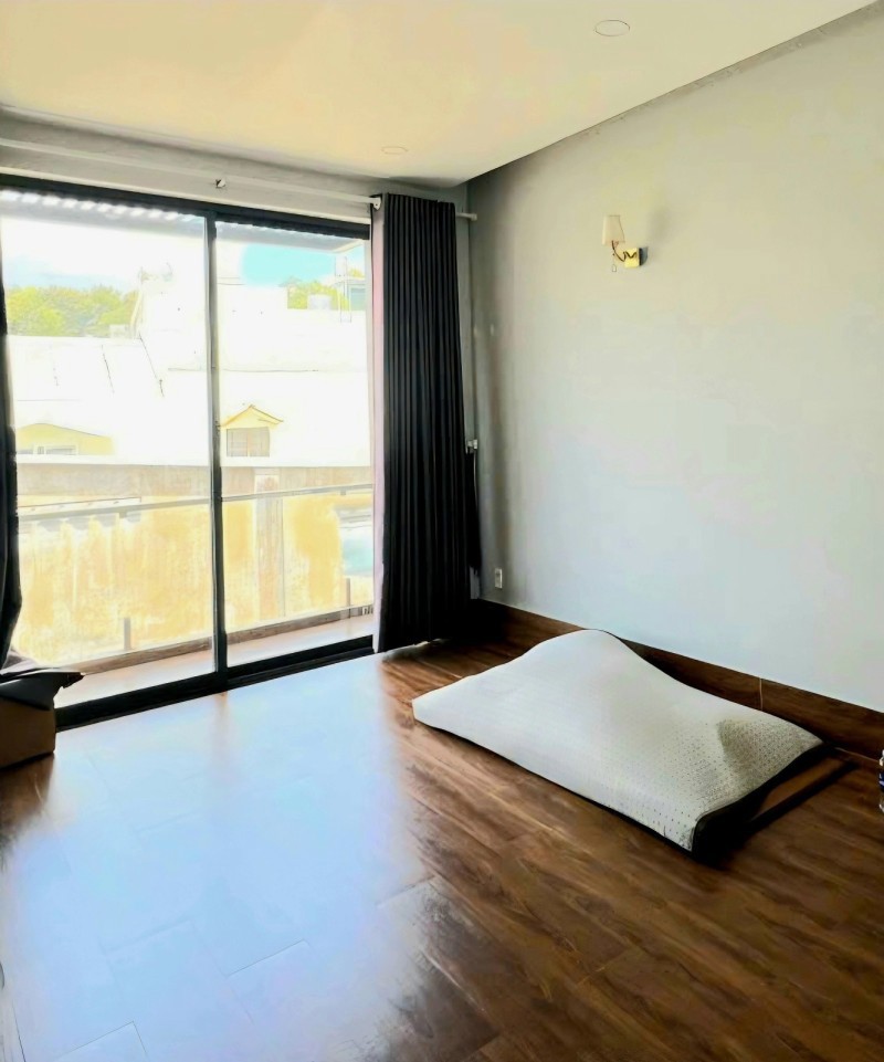 Bán nhà Phường Tam Phú, Thủ Đức, TP HCM. DT 130m2, 3 tầng, 4PN, SH, giá 7.8 tỷ. LH: 0933125879