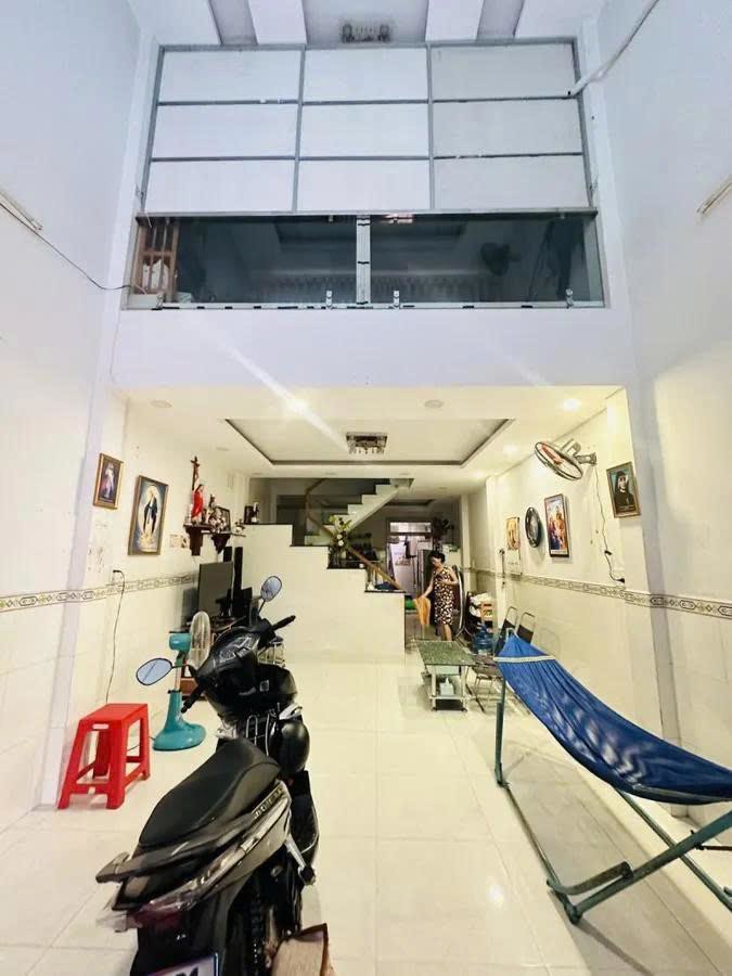 NHÀ BÁN - BÌNH TÂN  - SÁT TÂN PHÚ  - 4 X15M - 2 TẦNG - HẺM 6M - GIÁ 5 TỶ