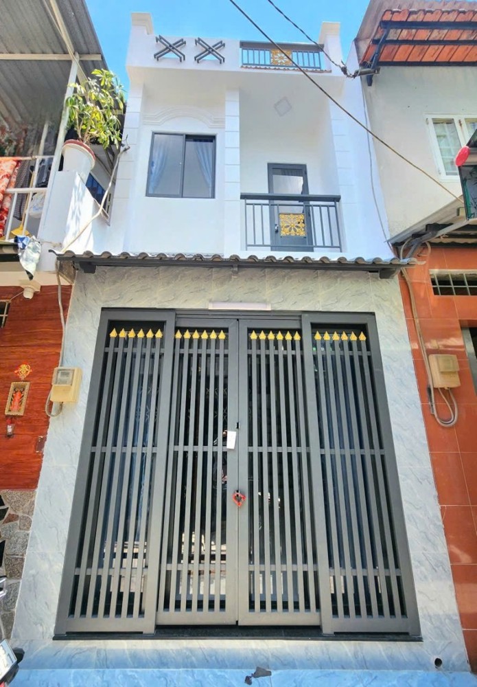 Gần Chợ–Hẻm 3.5m Thông 27m² (3.2x8,4)–2Tầng Mới 100%–Ở Ngay Nhỉnh 3 Tỷ