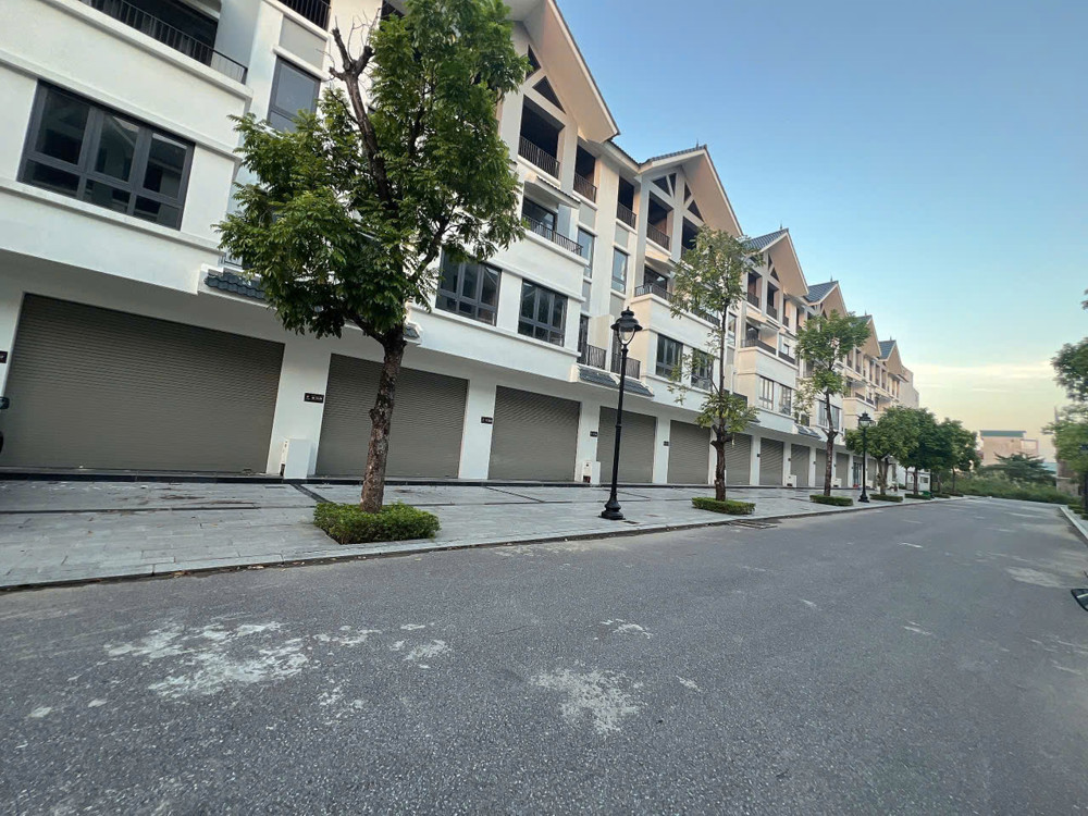 CHÍNH CHỦ CẦN CĂN LK TRONG  ĐÔ THỊ HINDE ROYAL PẢK.
NHÀ 4 TẦNG 100M. NHÀ TRONG KHU VỰC ĐÁNG DỂ