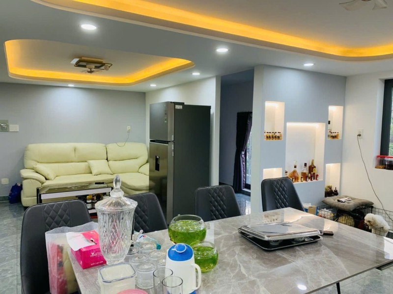 Bán nhà Phường Tam Phú, Thủ Đức, TP HCM. DT 130m2, 3 tầng, 4PN, SH, giá 7.8 tỷ. LH: 0933125879