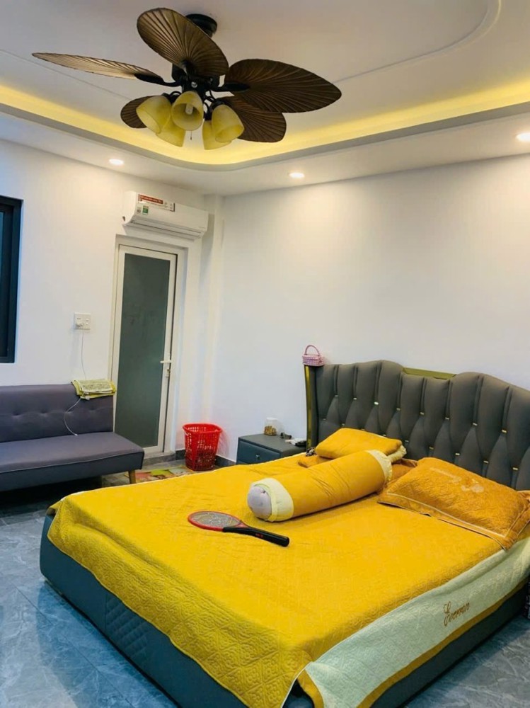 Bán nhà Phường Tam Phú, Thủ Đức, TP HCM. DT 130m2, 3 tầng, 4PN, SH, giá 7.8 tỷ. LH: 0933125879