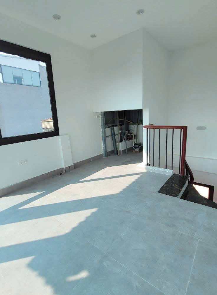 Bán nhà đường Bưởi! Diện tích 25m,6 tầng đầy đủ công năng! Đường trước nhà 20m