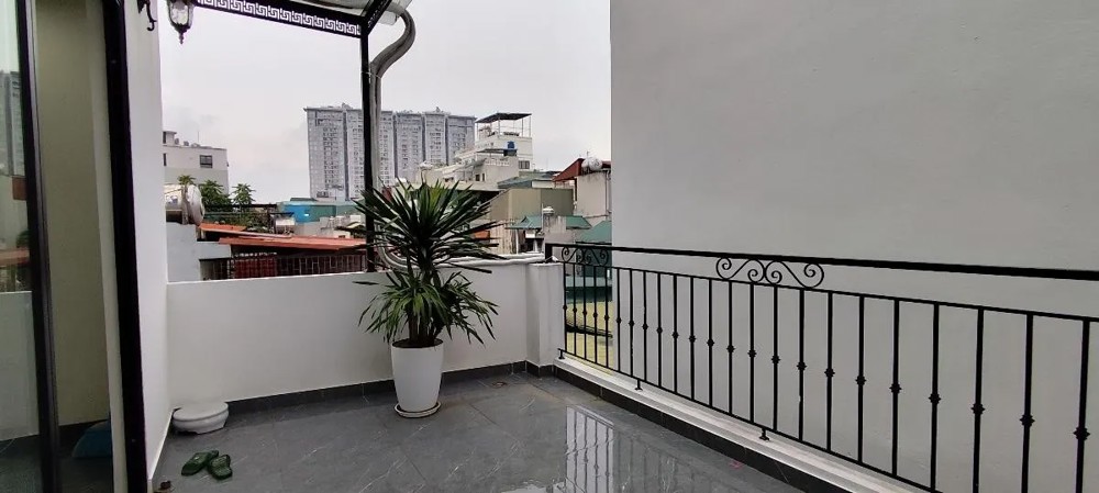 Bán Nhà Đội Cấn 39m2 7 tầng. mặt tiền 4.8m. giá 12 Tỷ Ba Đình Hà Nội 