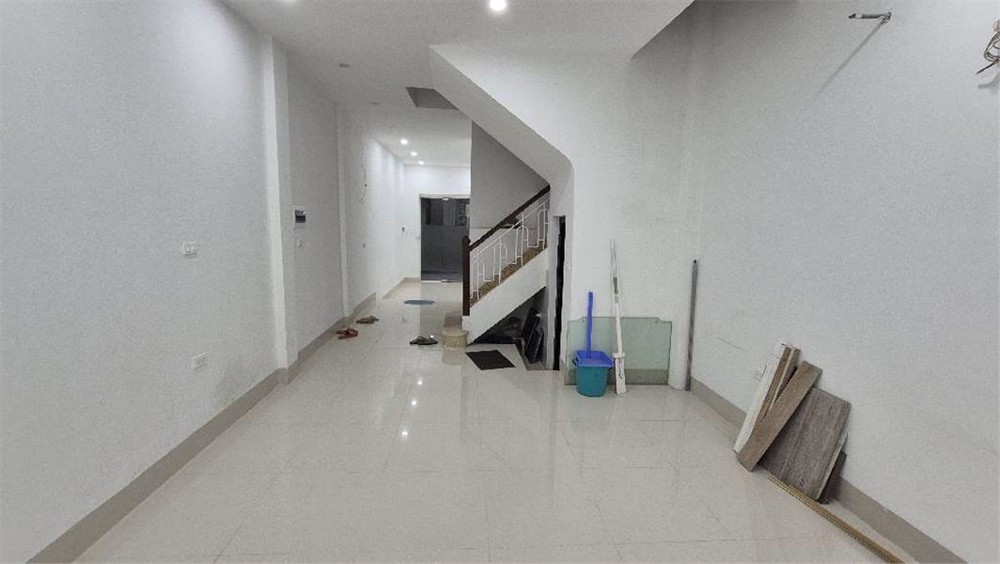 Nhà mặt đường Liên Mạc, 40m2, 5 tầng, ô tô tránh, giá 6,5 tỷ