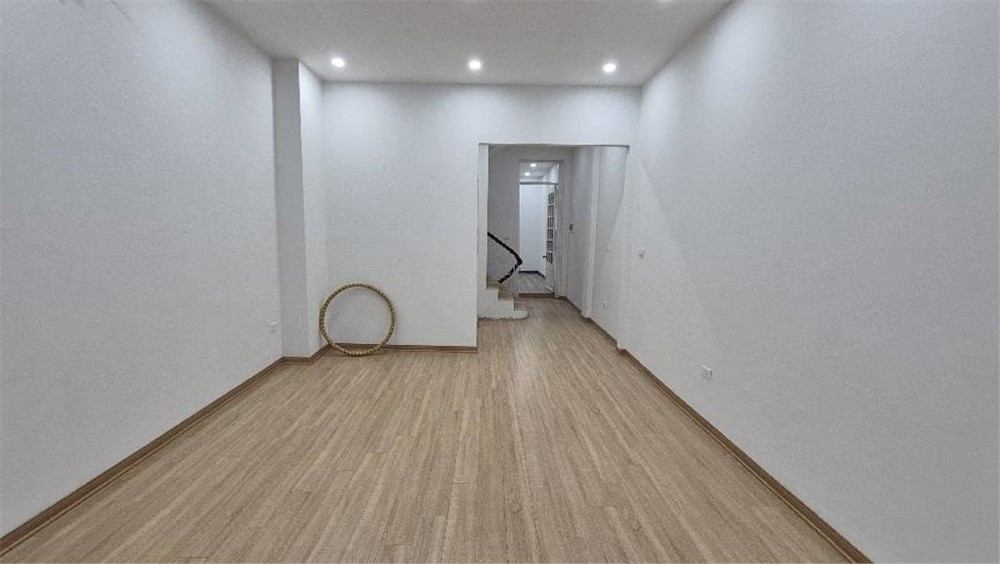 Nhà mặt đường Liên Mạc, 40m2, 5 tầng, ô tô tránh, giá 6,5 tỷ