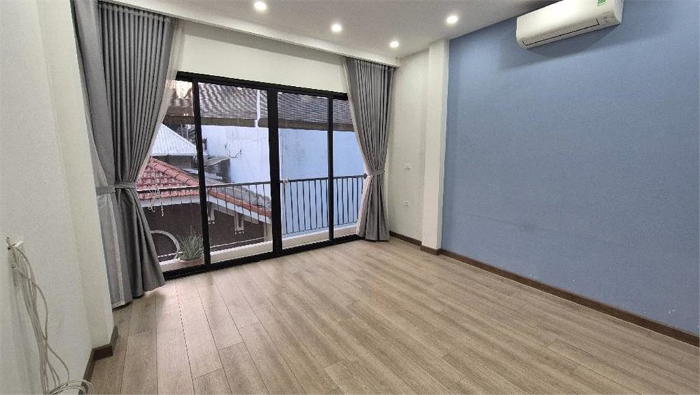 Bán nhà phố Đại Cát, 42m2, 5 tầng, ô tô tránh, gần Tây Thăng Long, giá 6,8 tỷ
