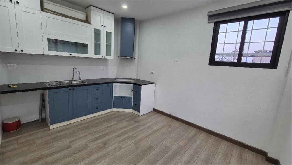 Bán nhà phố Đại Cát, 42m2, 5 tầng, ô tô tránh, gần Tây Thăng Long, giá 6,8 tỷ
