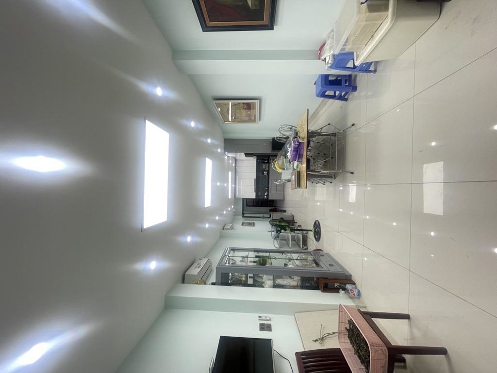 Nhà mặt đường Tân Phong, 40m2, 5 tầng, ô tô tránh, gần UBND Thượng Cát