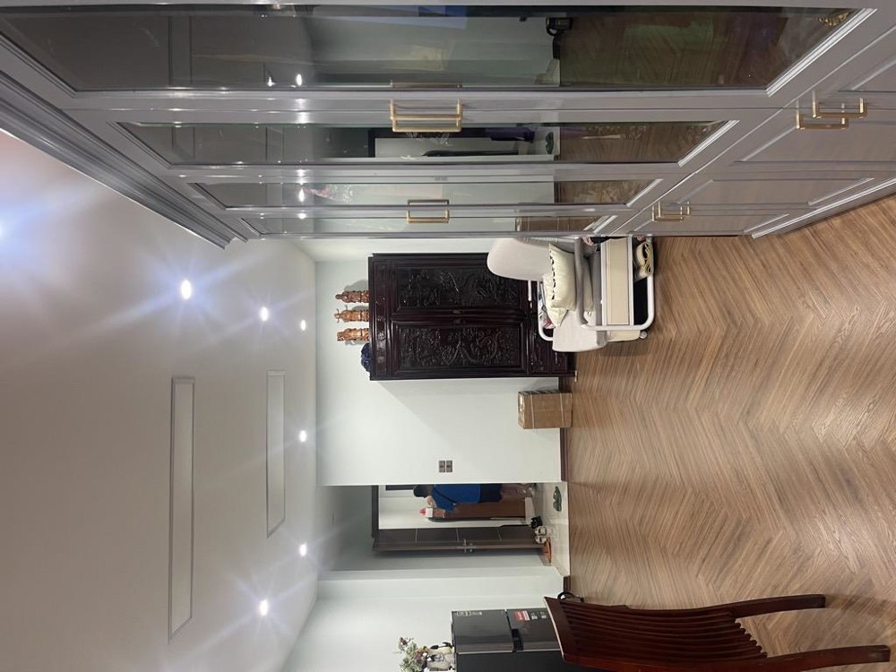 Nhà mặt đường Tân Phong, 40m2, 5 tầng, ô tô tránh, gần UBND Thượng Cát