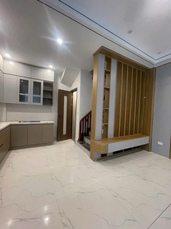 NHÀ MỚI -ĐẸP FULL NỘI THẤT Phố Thanh Am, 33m2 X 5 tầng Mặt tiền 5m X 5.6 Tỷ
