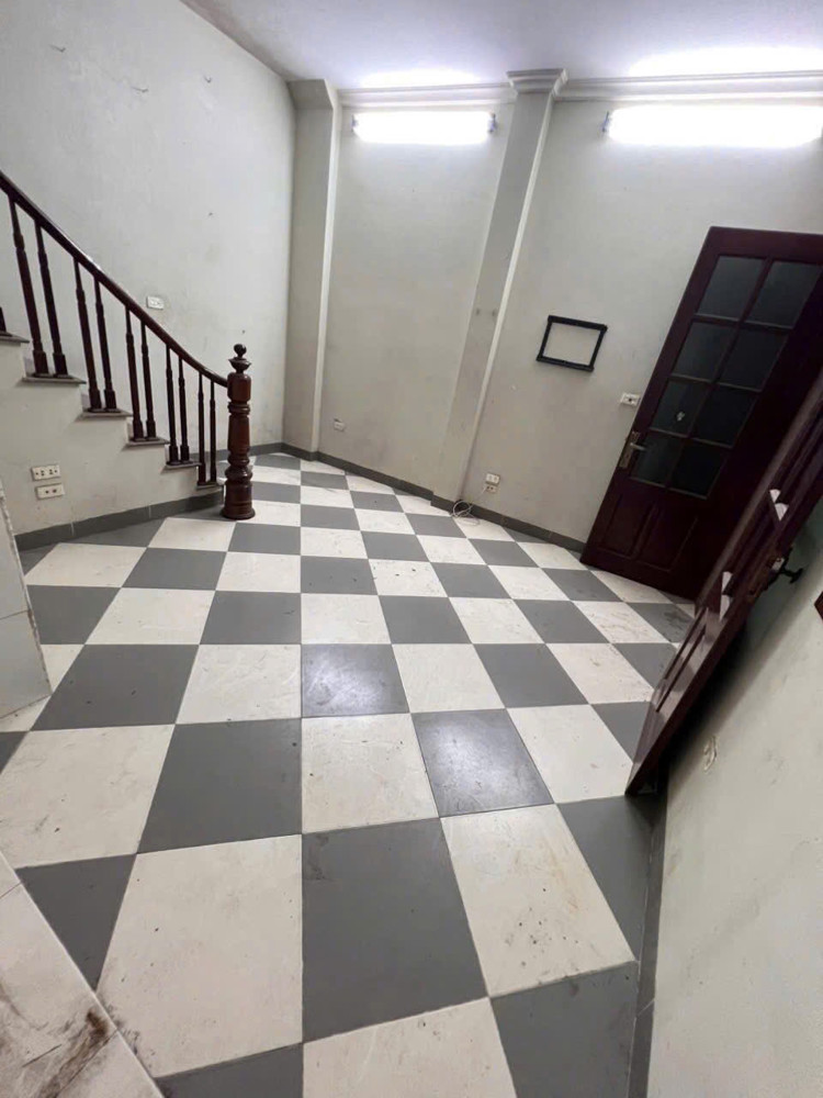 Cho thuê nhà nguyên căn phố HÀO NAM - 30m ra mặt phố 5 tầng 3 Phòng ngủ rộng, 1 phòng nhỏ - 4wc 