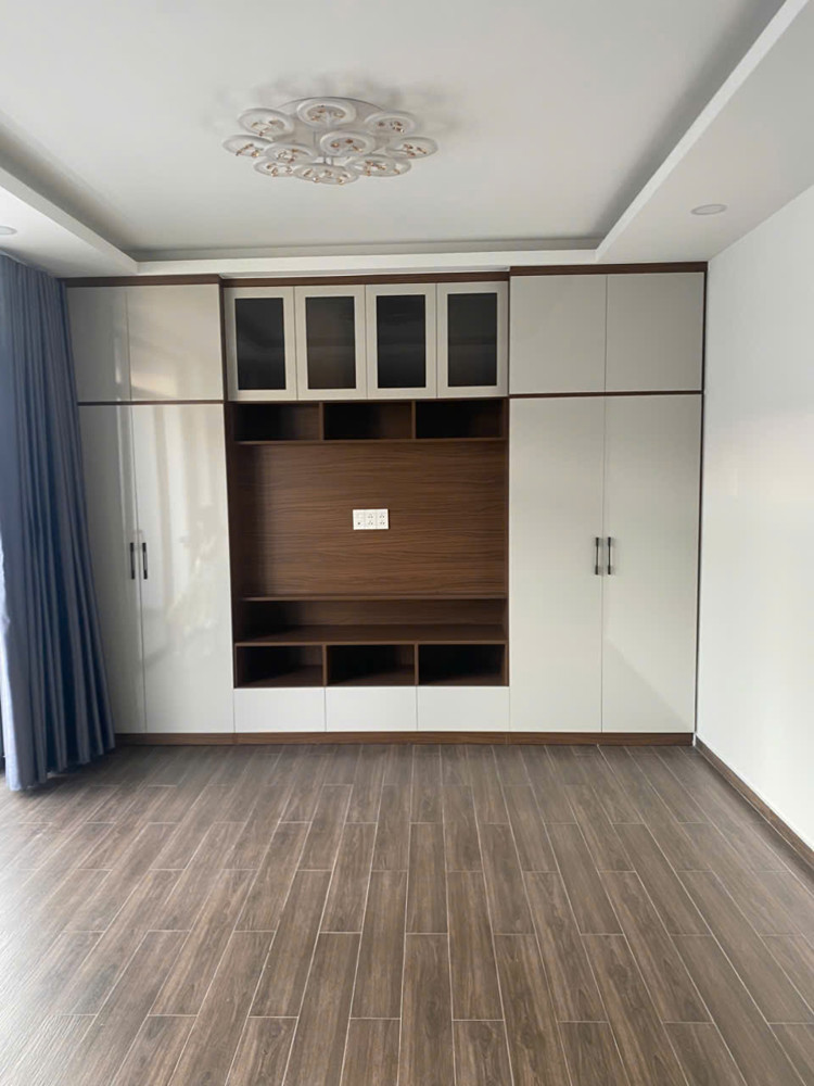 Nhà Mới Siêu To Ngang 8.50 - 4 Tầng - Siêu Rẻ - 7 tỷ 6