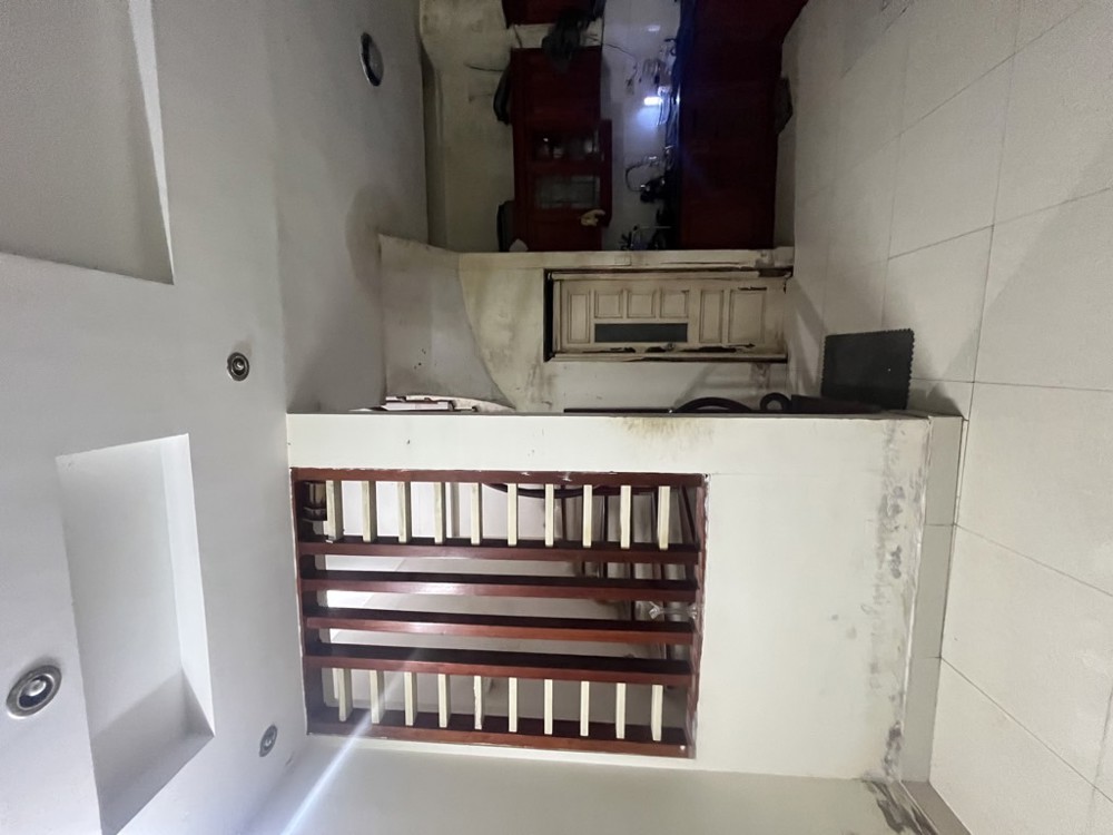 NHÀ DÂN XÂY - TRUNG TÂM CẦU GIẤY – NGÕ RỘNG THOÁNG – GẦN PHỐ_ 5 TẦNG – 32,5M2 – 7,9 TỶ