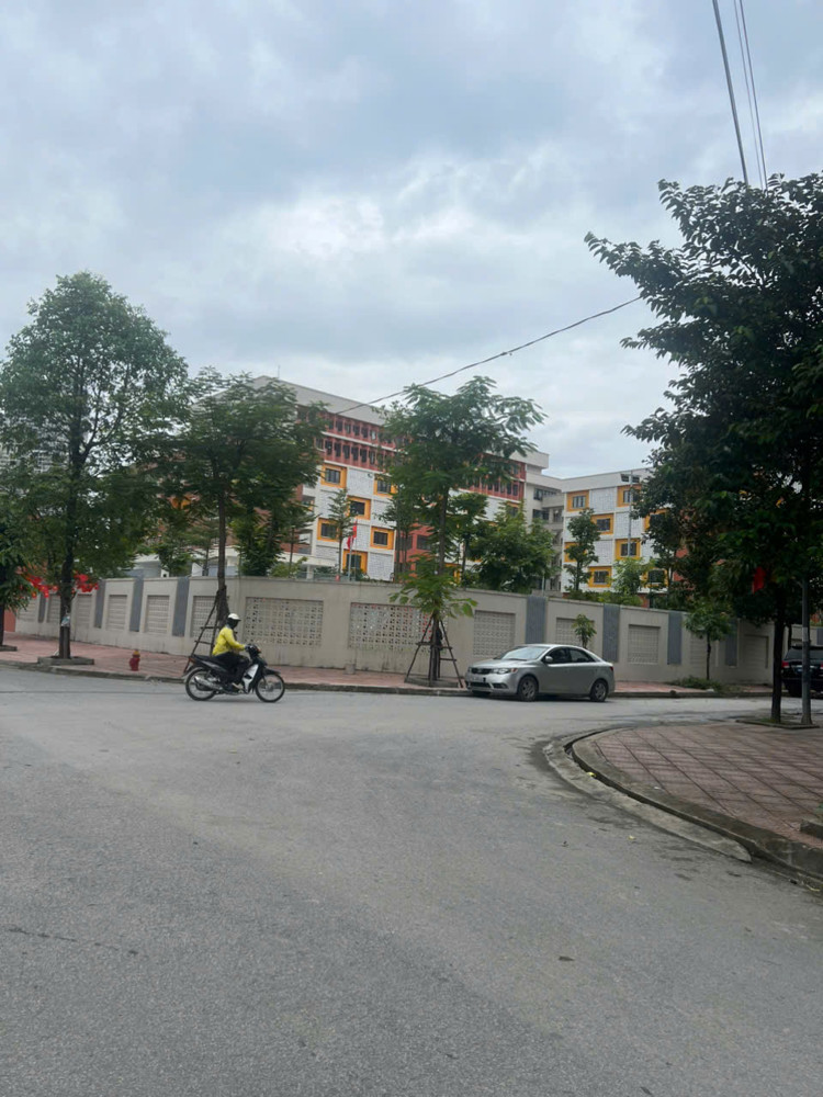 Bán lô đất dịch vụ Vạn Phúc 50m – Vị trí siêu đẹp, hiếm có – Giá chỉ 10,8 tỷ!