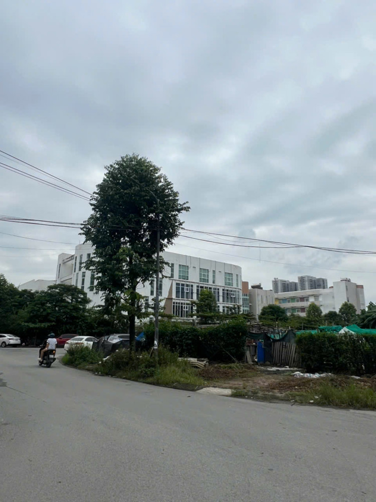 Bán lô đất dịch vụ Vạn Phúc 50m – Vị trí siêu đẹp, hiếm có – Giá chỉ 10,8 tỷ!