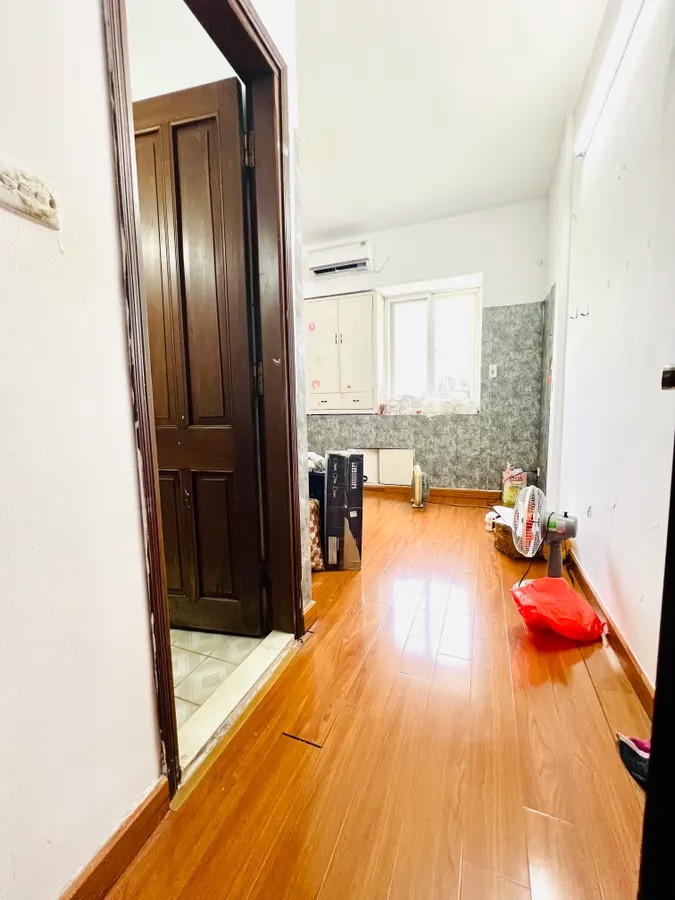 Bán Nhà Vũ Ngọc Phan 18m2. 5 tầng. mặt tiền 3.4m. giá 4.8 tỷ Đống Đa Hà