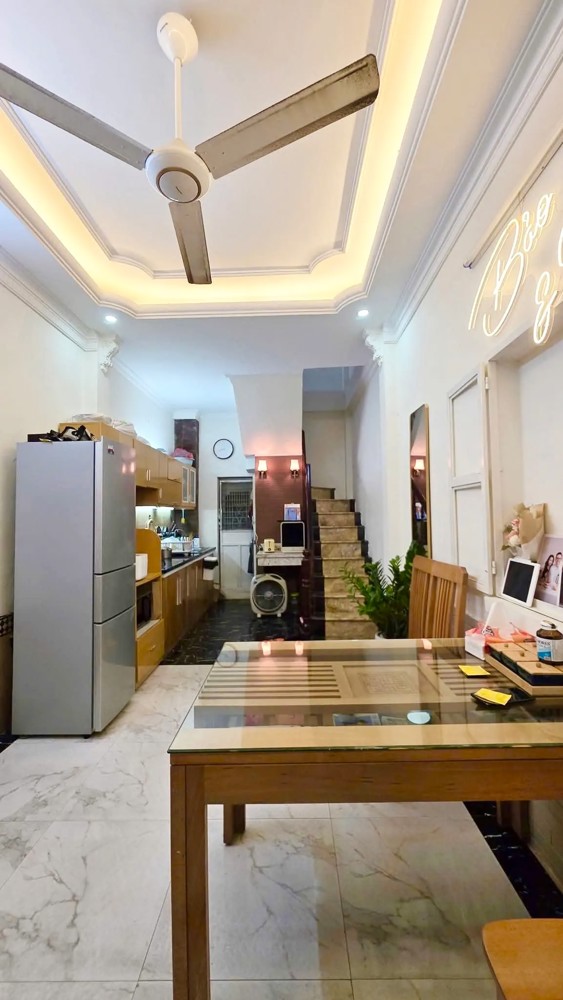 Bán Nhà Đặng Tiến Đông 27/29m2. 5 tầng. mặt tiền 3m. giá 8.6 tỷ Đống Đa Hà Nội