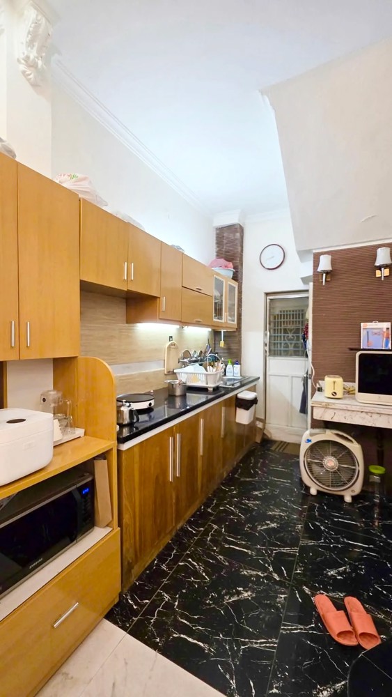 Bán Nhà Đặng Tiến Đông 27/29m2. 5 tầng. mặt tiền 3m. giá 8.6 tỷ Đống Đa Hà Nội