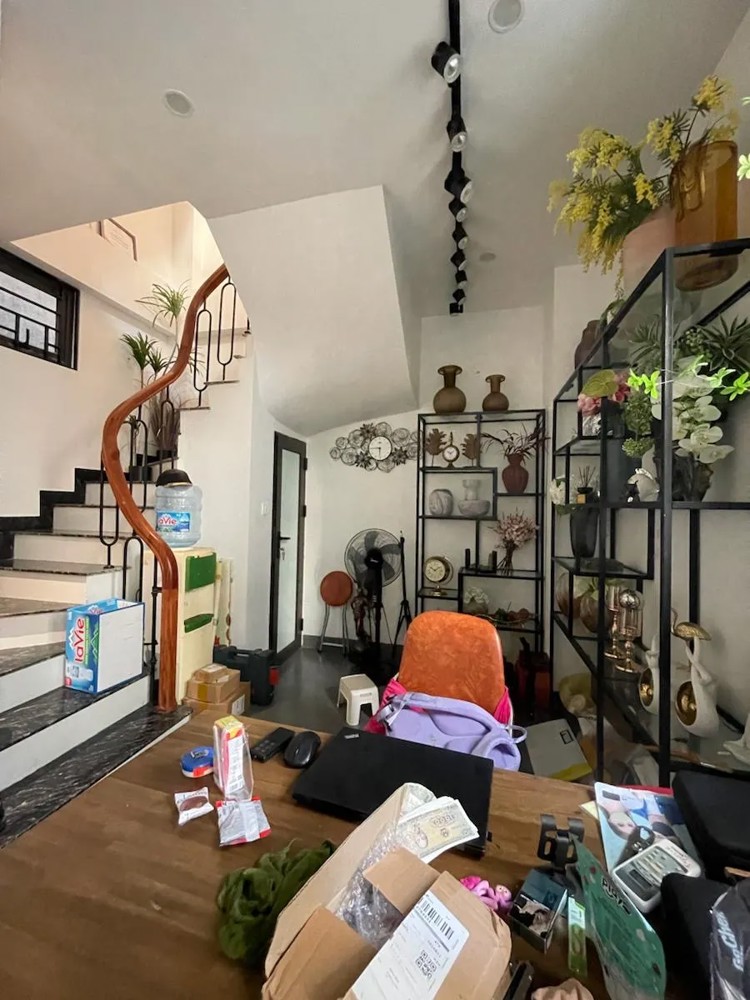 Bán nhà Ngõ Kiến Thiết 26m2. 5 tầng. mặt tiền 4.5m. giá 8.2 tỷ Hai Bà Trưng Hà Nội