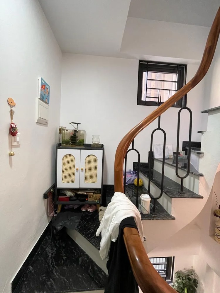 Bán nhà Ngõ Kiến Thiết 26m2. 5 tầng. mặt tiền 4.5m. giá 8.2 tỷ Hai Bà Trưng Hà Nội