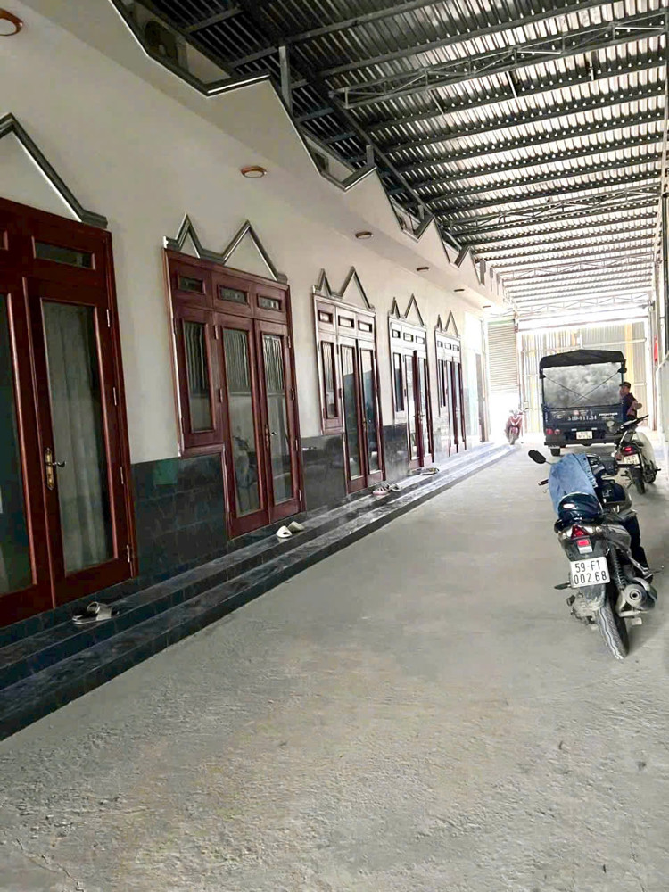 BÁN NHÀ CẤP 4 + KHO XƯỞNG 500M  NHỊ BÌNH  HÓC MÔN ĐƯỜNG XE TẢI SHR GẦN Q12
