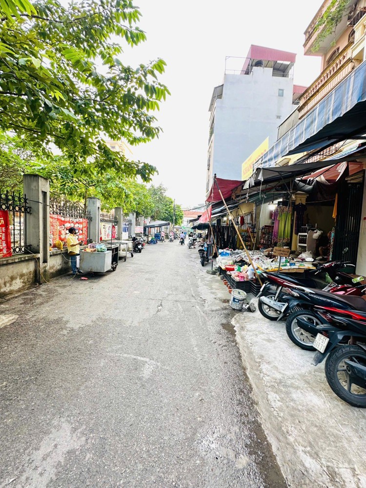Bán nhà Lạc Long Quân 41m Ô tô vào nhà view hồ kinh doanh Giá ngon