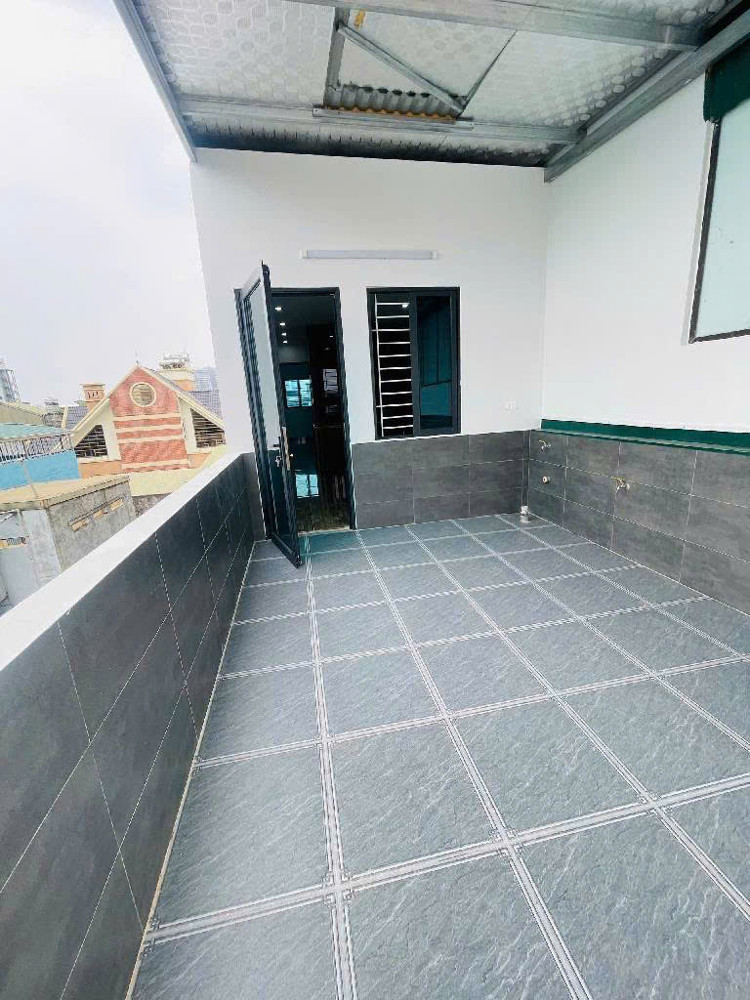 Bán Nhà Lạc Long Quân phân lô oto 7 chỗ vào nhà, 6 tầng, thang máy vì vù, đường vào nhà 5.5m vị trí