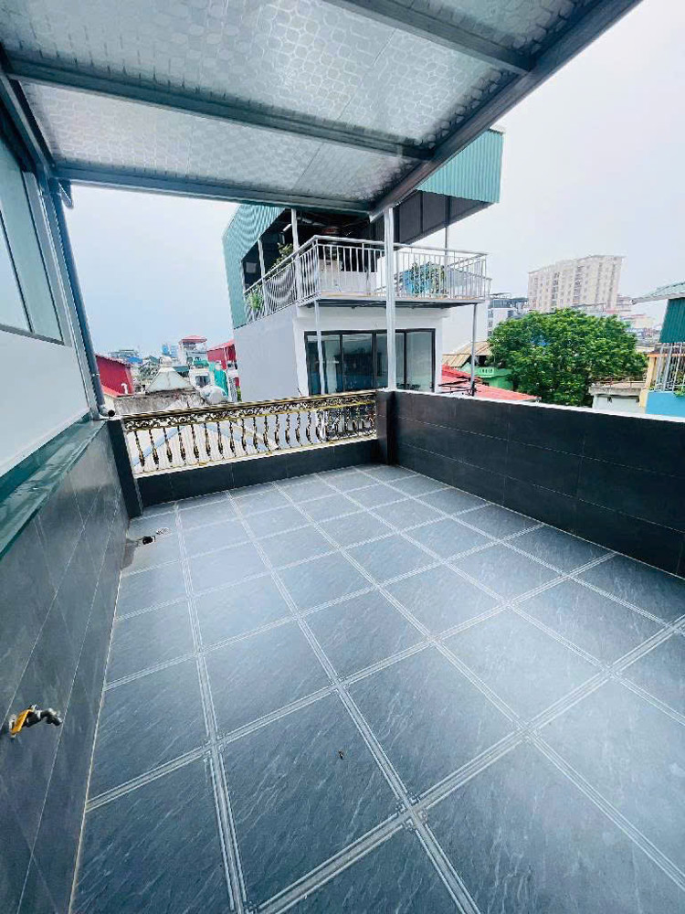 Bán Nhà Lạc Long Quân phân lô oto 7 chỗ vào nhà, 6 tầng, thang máy vì vù, đường vào nhà 5.5m vị trí