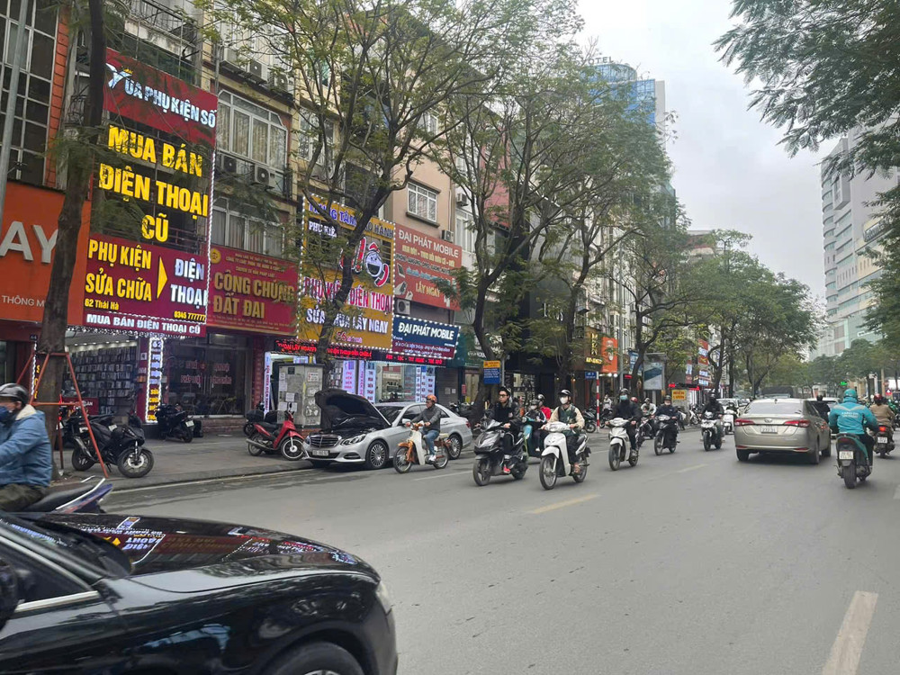 Tôi cần bán nhà mặt ngõ Thái Hà - Vị trí đoạn kinh doanh sầm uất nhất phố, vỉa hè rộng