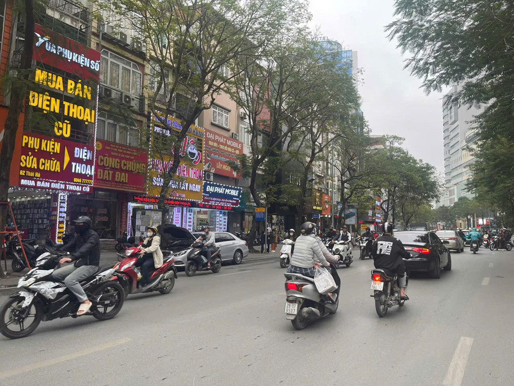 Tôi cần bán nhà mặt ngõ Thái Hà - Vị trí đoạn kinh doanh sầm uất nhất phố, vỉa hè rộng