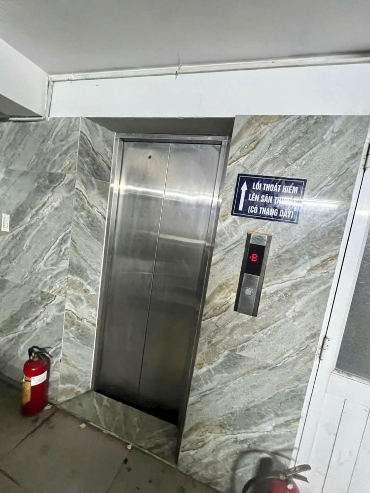 TÒA NHÀ CHDV (8x28) GỒM 43P ĐƯỜNG 8M NGUYỄN THỊ ĐẶNG, Q.12