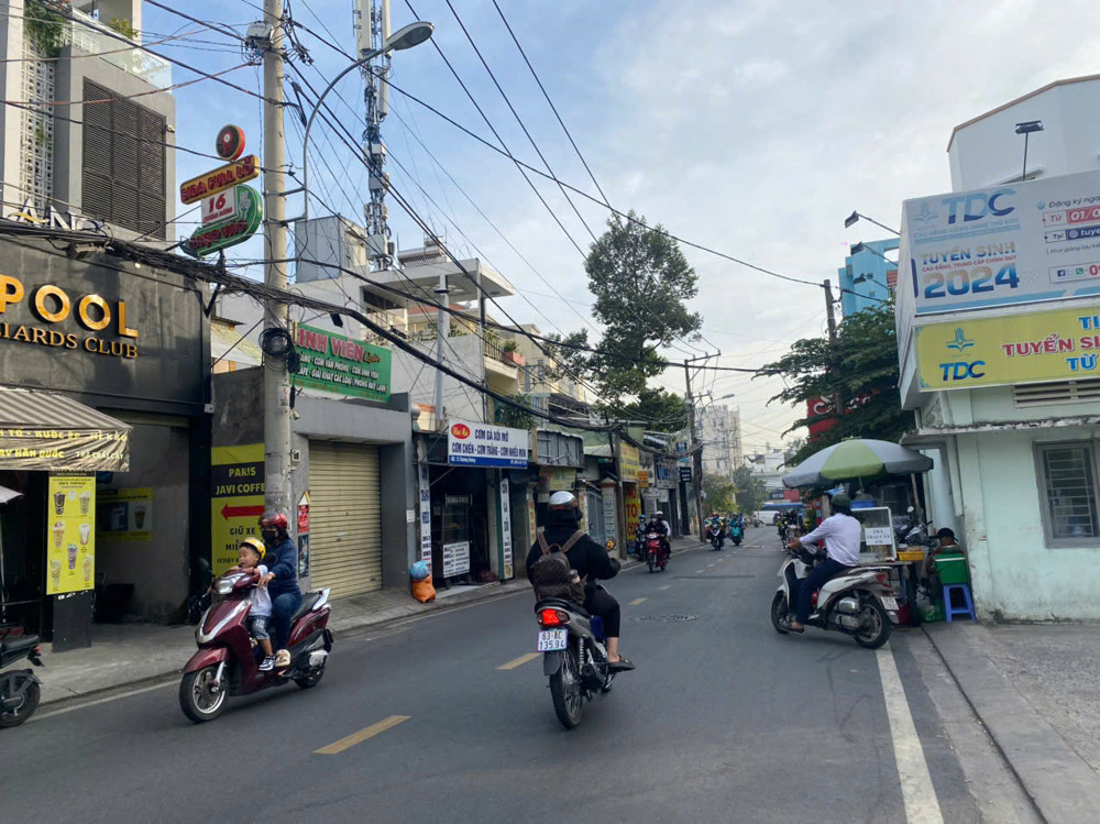 Nhà mặt tiền Chương Dương, ngay ngã 4 Thủ Đức. DT 8x27. Đang cho thuê 60tr/tháng