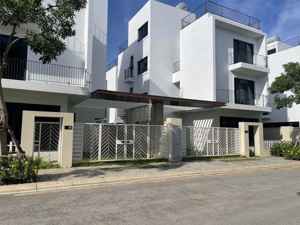 BIỆT THỰ MẶT BIỂN VLASTA SẦM SƠN,  10 TỎI. SỔ LÂU DÀI,  LH: 0966 343 969