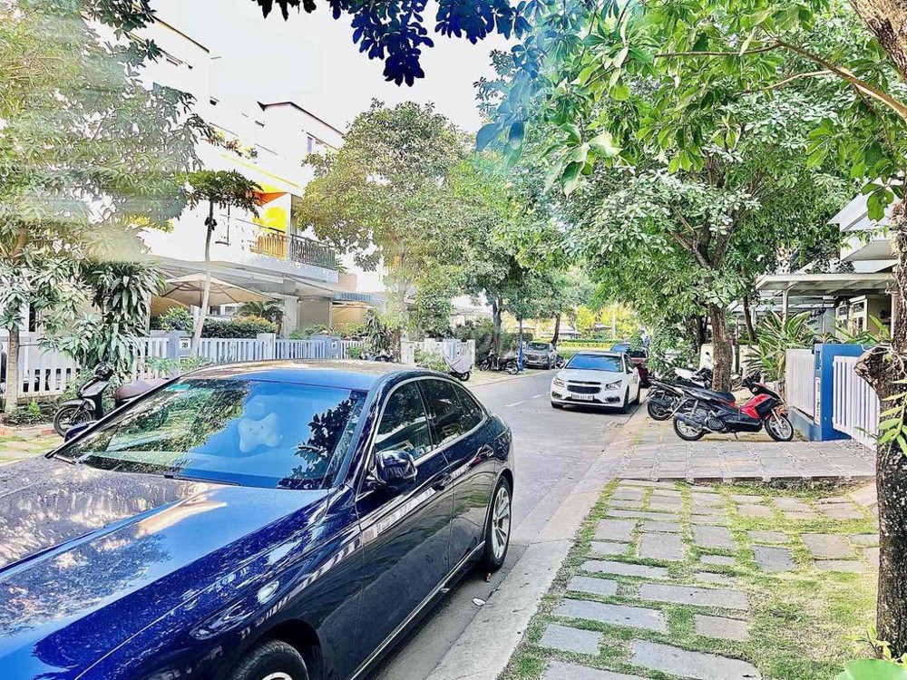 BÁN NHÀ PHỐ ROSITA KHANG ĐIỀN - 93M2- NGANG 5 - 3T GIÁ TỐT NHẤT KHU VỰC