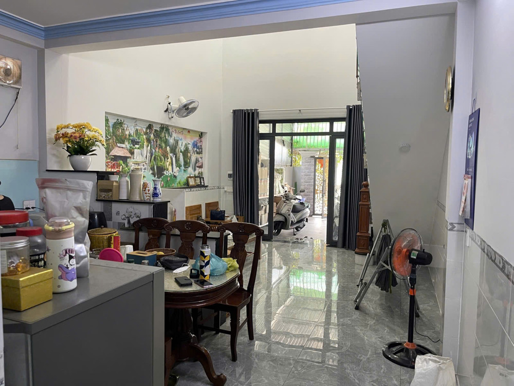 Bán nhà 1 Trệt 1 Lầu lửng Dĩ An,đường nhựa 10M thông,Kinh Doanh tốt