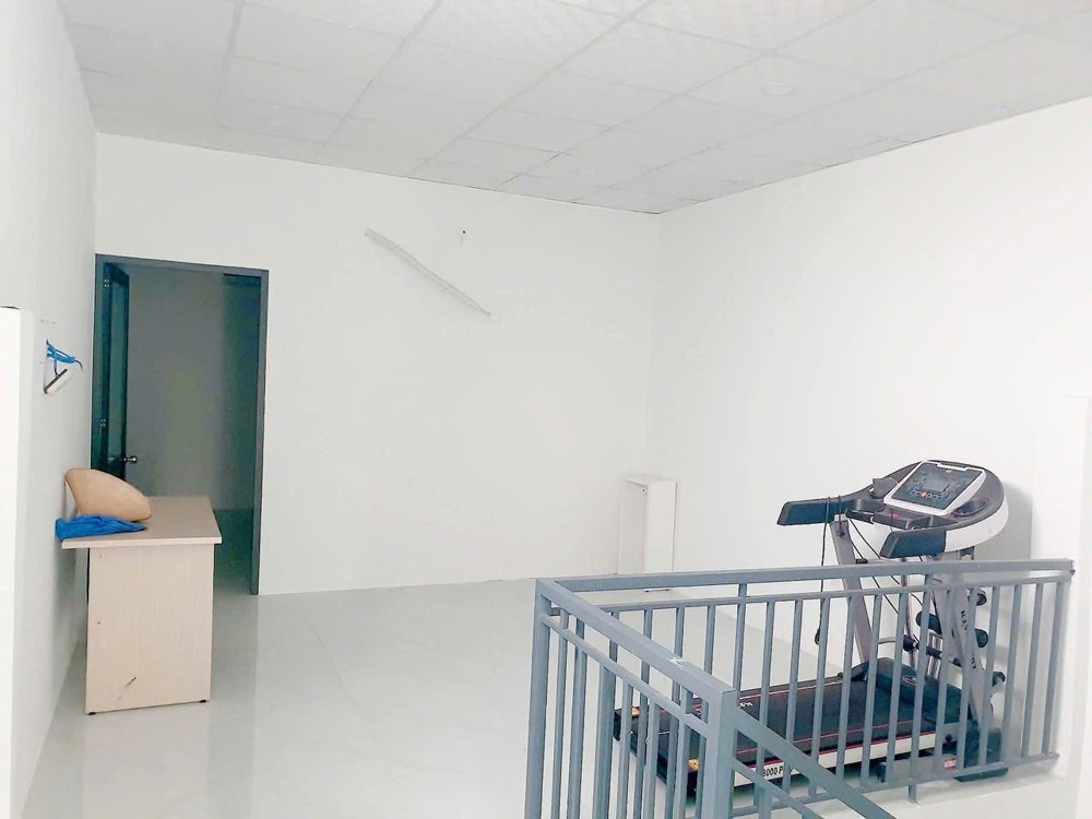 BÁN NHÀ 2 TẦNG KINH DOANH MẶT TIỀN ĐƯỜNG NGUYỄN TẤT THÀNH