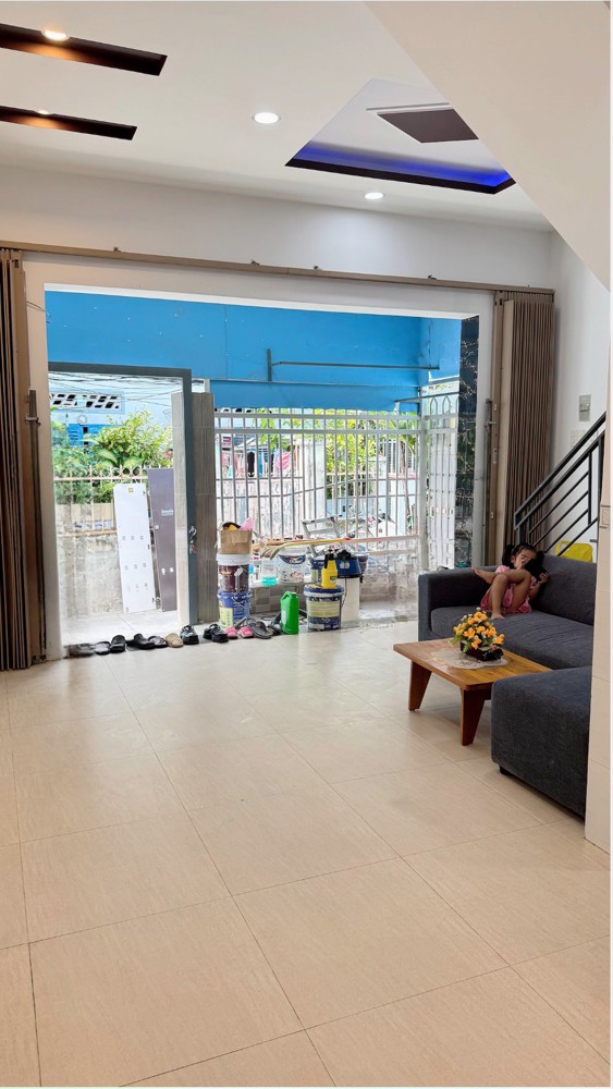 BÁN NHÀ ĐẸP TTTP 2 TẦNG MÊ ĐÚC KIÊN CỐ HẺM HƯƠNG LÔ NGỌC HIỆP P.TÂY NHA TRANG GIÁ 2ty590