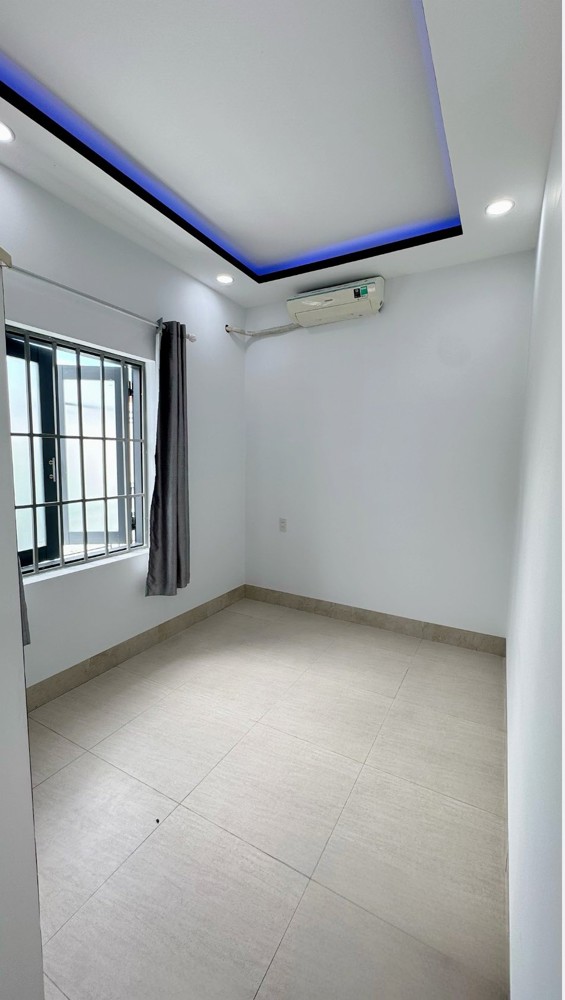 BÁN NHÀ ĐẸP TTTP 2 TẦNG MÊ ĐÚC KIÊN CỐ HẺM HƯƠNG LÔ NGỌC HIỆP P.TÂY NHA TRANG GIÁ 2ty590