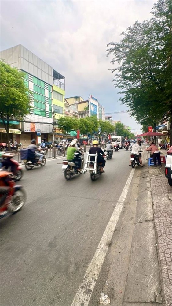 BÁN NHÀ MẶT TIỀN KINH DOANH TÙNG THIỆN VƯƠNG