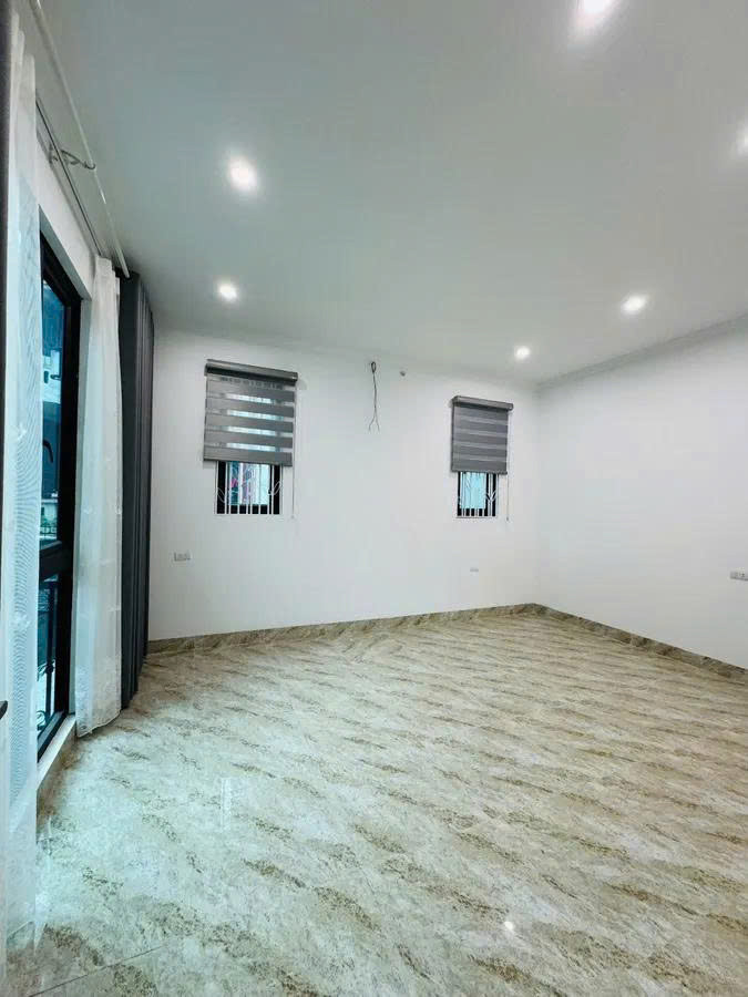 BÁN NHÀ LÊ TRỌNG TẤN - HÀ ĐÔNG - 35M X 5 TẦNG GIÁ 9.4 TỶ PHÂN LÔ GARA - NHÀ ĐẸP FULL NỘI THẤT 