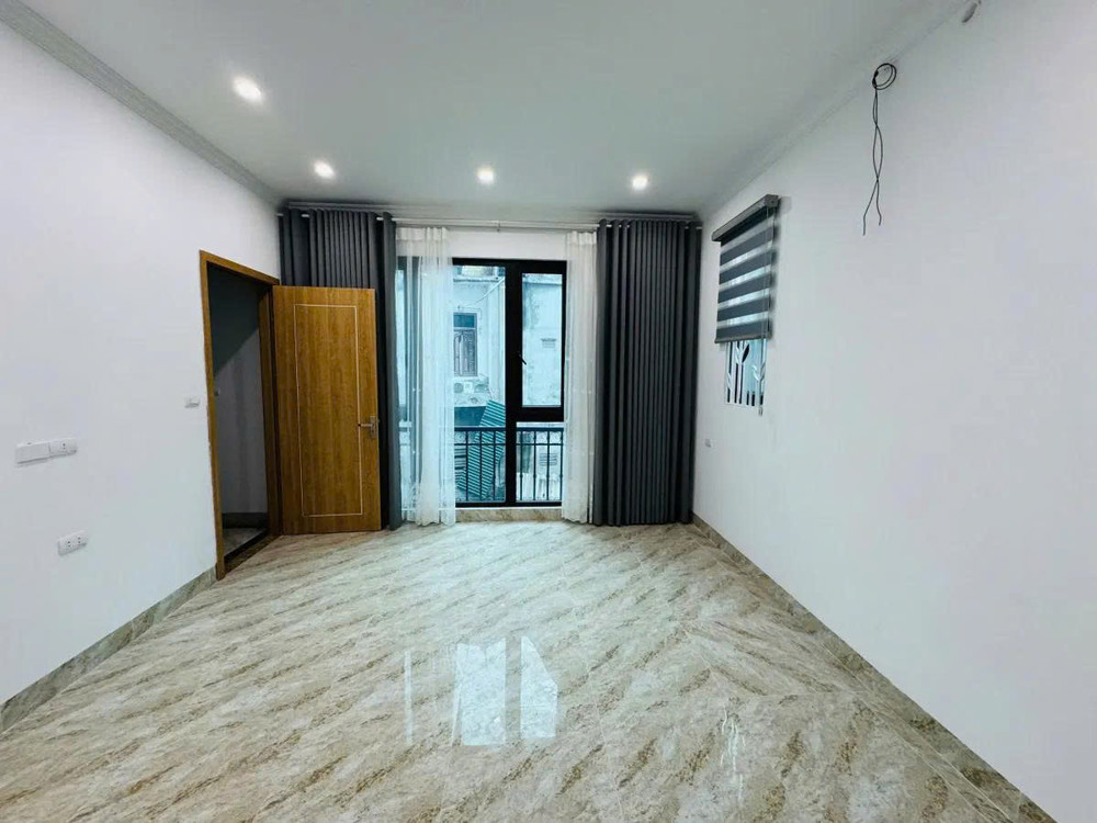 BÁN NHÀ LÊ TRỌNG TẤN - HÀ ĐÔNG - 35M X 5 TẦNG GIÁ 9.4 TỶ PHÂN LÔ GARA - NHÀ ĐẸP FULL NỘI THẤT 